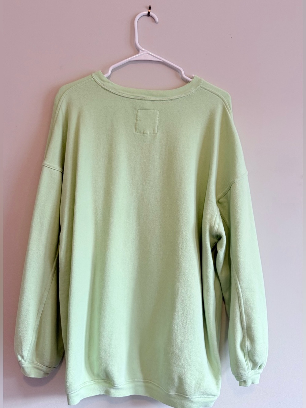 Aerie Women’s Pleated Oversized Sleeve Real Fleece Crew Sweatshirt - Picture 2 of 5